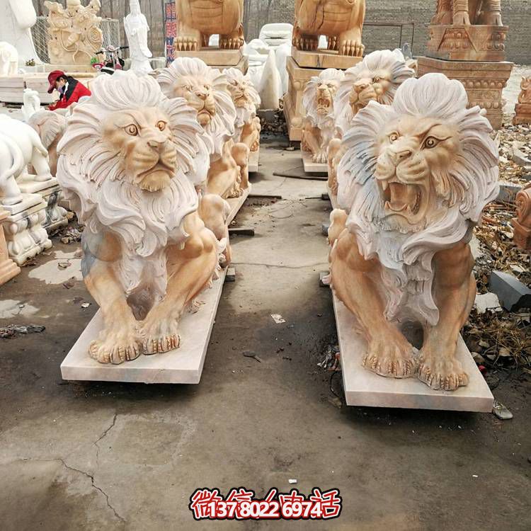 大理石石雕獅子雕塑，點綴晚霞紅園林景觀