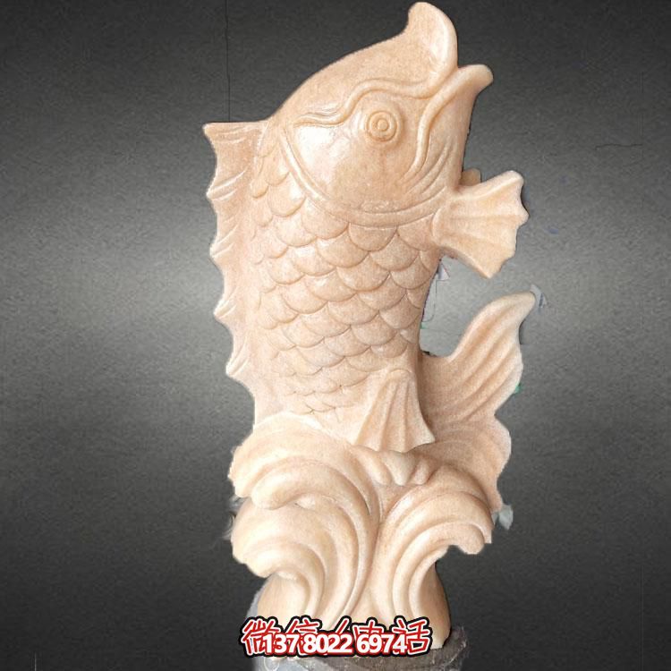 集大理石石雕、水景擺件、鯉魚雕塑于一體的精美藝術(shù)品