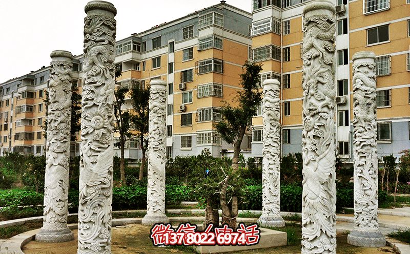 精美大理石浮雕龍柱，裝點(diǎn)小區(qū)花園