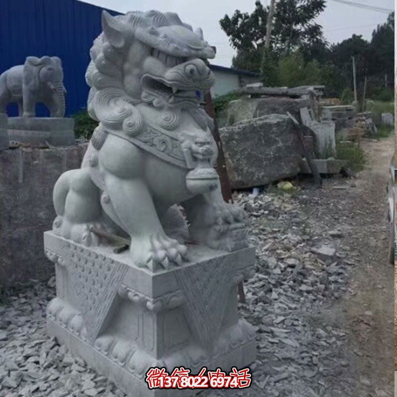 獅子雕塑鎮宅辟邪，美觀大方