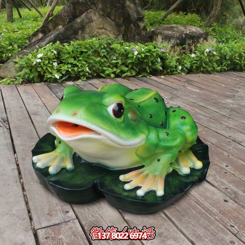 創(chuàng)意玻璃鋼青蛙雕塑，為廣場增添活力