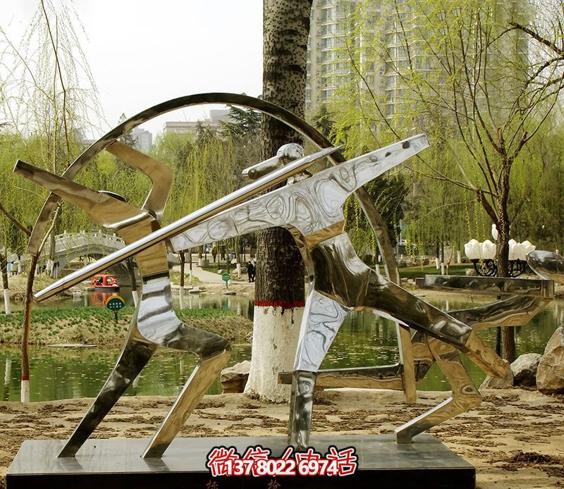 不銹鋼鏡面標槍雕塑——精致、創意、華美