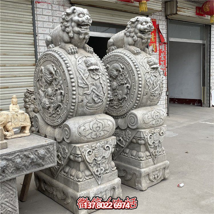 大個(gè)的石雕門墩抱鼓石，漢白玉仿古門墩